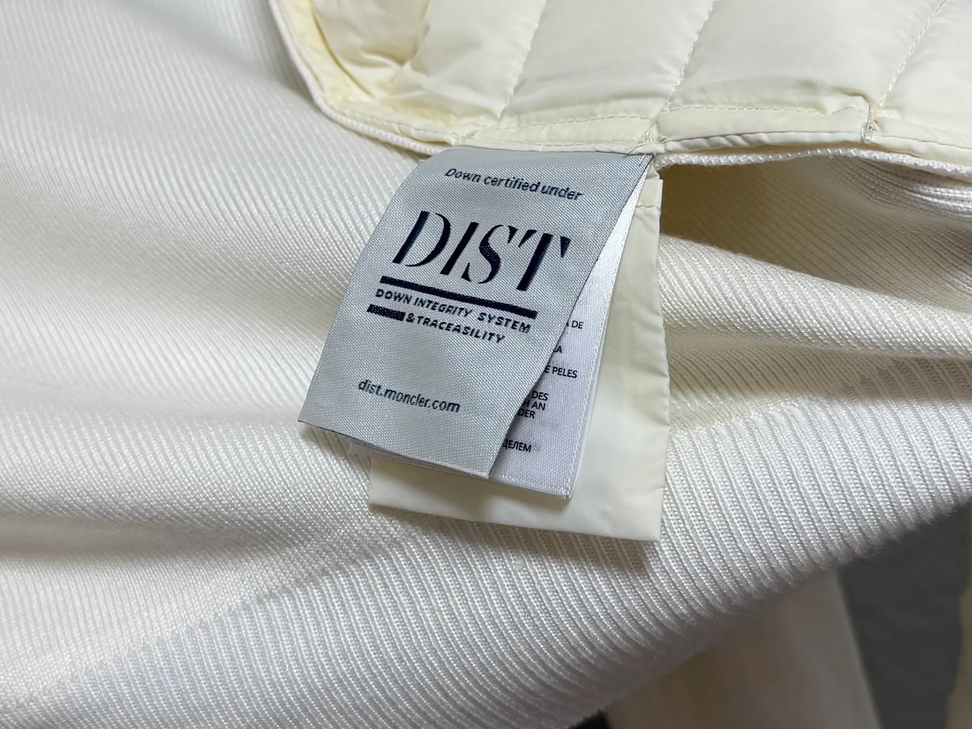 𝙈𝙤𝙣𝙘𝙡𝙚𝙧/ （ ̀ ̀ ̀ ̀） ▫️ ， ， ， ； 、 ， ， 。 ▫️ ， ， ； ， ， 。 Classic ， ， 。 ▫️ ， ，Cream White ，Versatile 。 ▫️ ， ， 、 ， 、 ， 。
